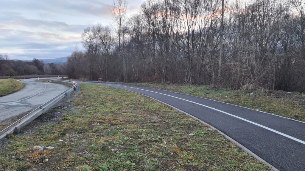 Cyklotrasa z Pečovskej Novej Vsi, smer Ľutina.